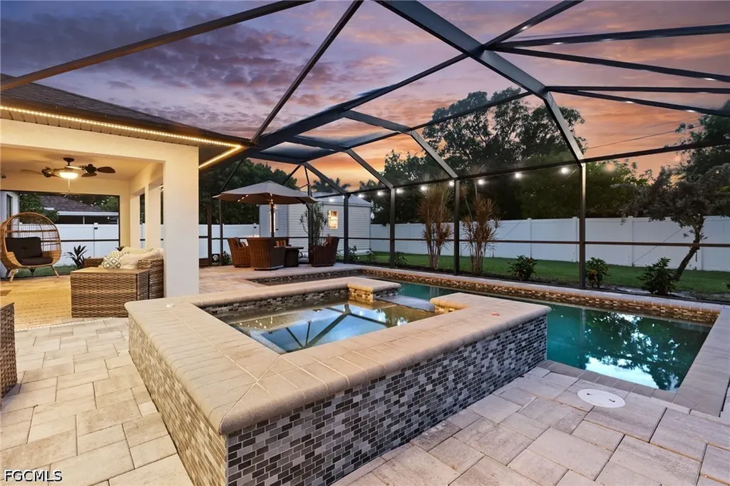 636 SE 11th Avenue Cape Coral FL 33990