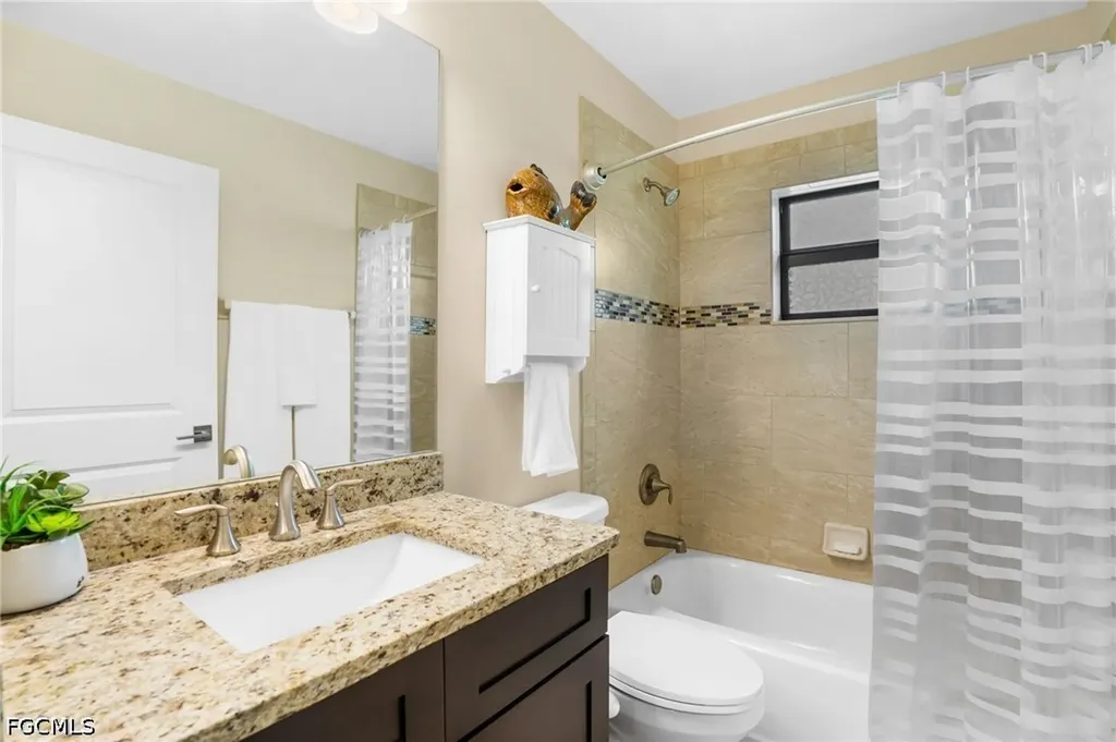 636 SE 11th Avenue Cape Coral FL 33990