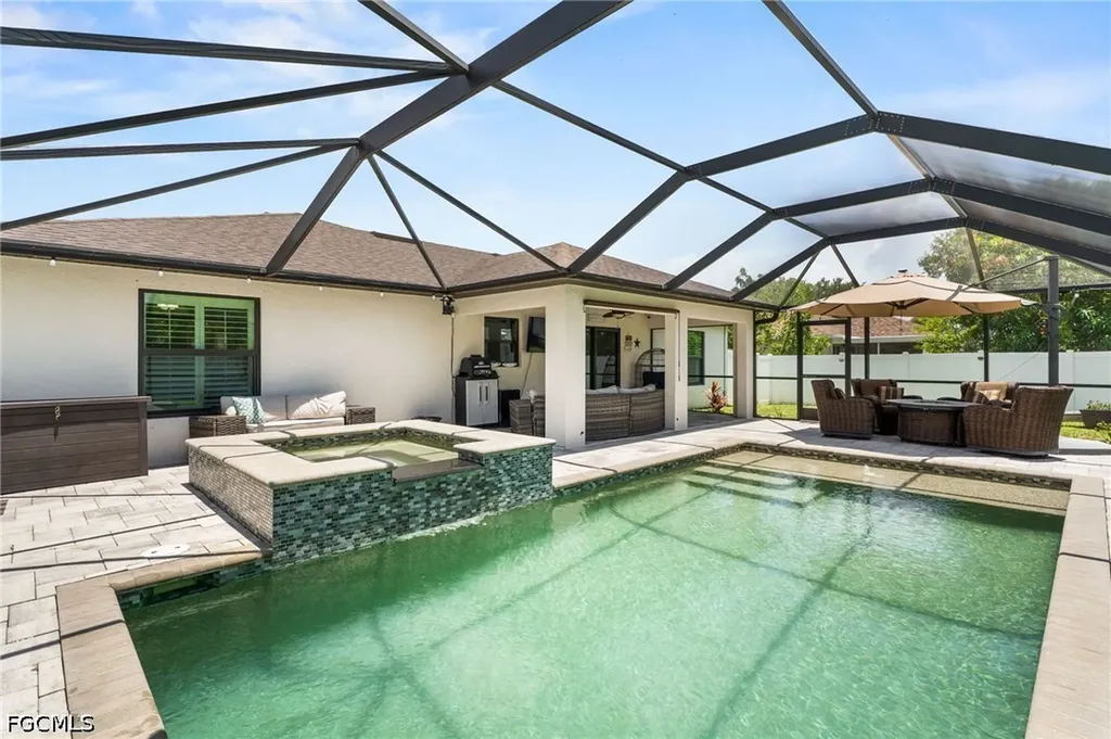 636 SE 11th Avenue Cape Coral FL 33990