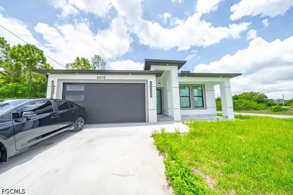 4315 6th Street SW Lehigh Acres FL 33976