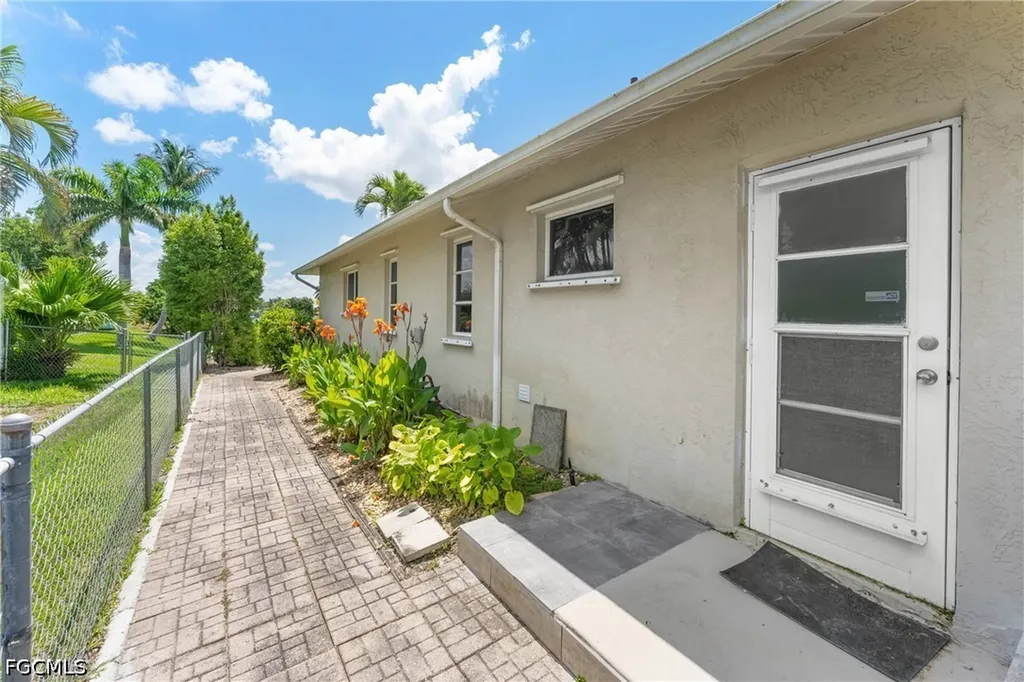 3931 Pelican Boulevard Cape Coral FL 33914