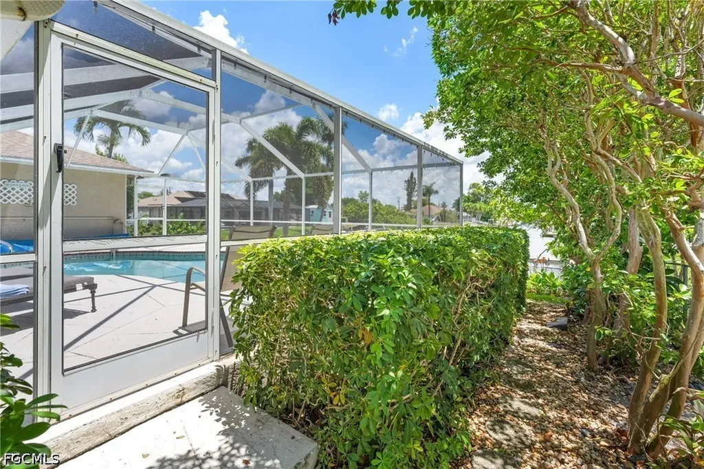 3931 Pelican Boulevard Cape Coral FL 33914