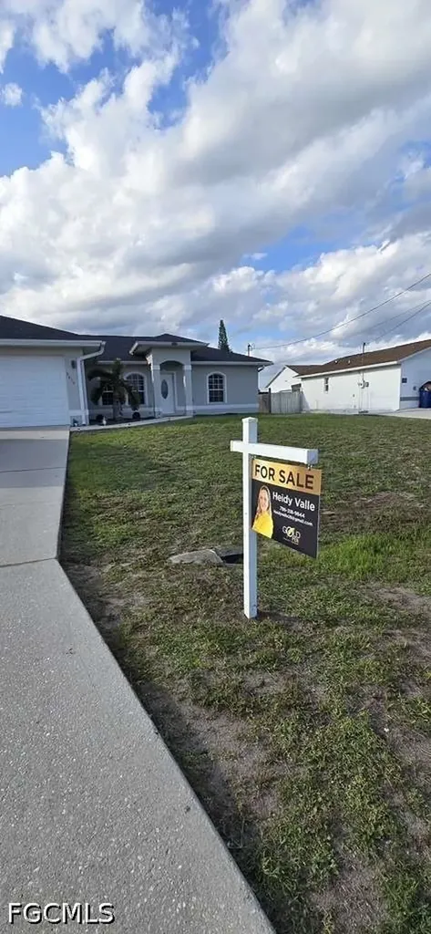 3018 26th Street SW Lehigh Acres FL 33976