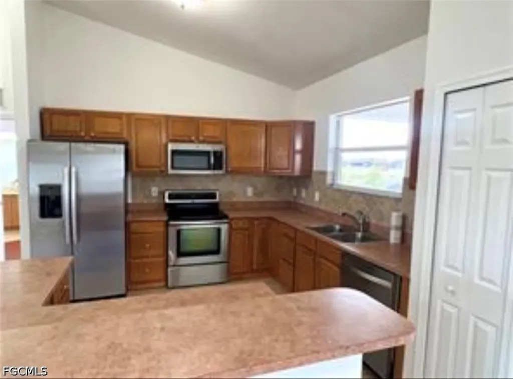 3018 26th Street SW Lehigh Acres FL 33976