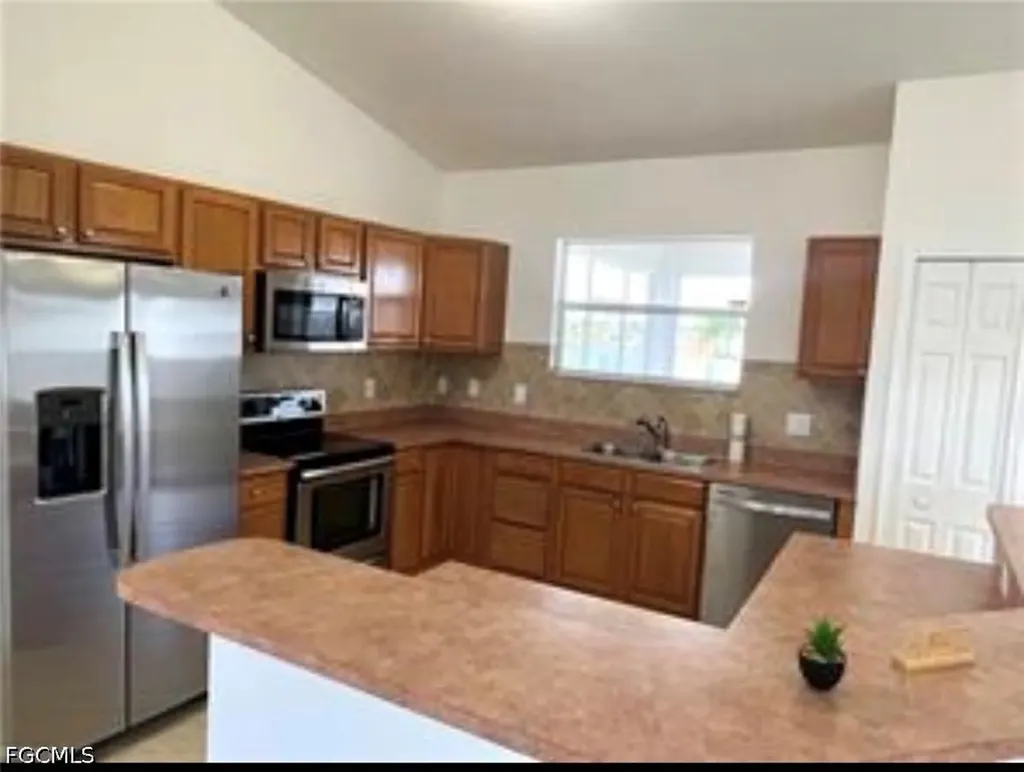 3018 26th Street SW Lehigh Acres FL 33976