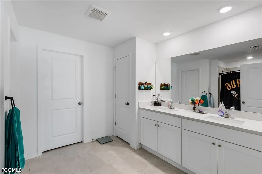 3856 Treasure Oak Way Fort Myers FL 33905