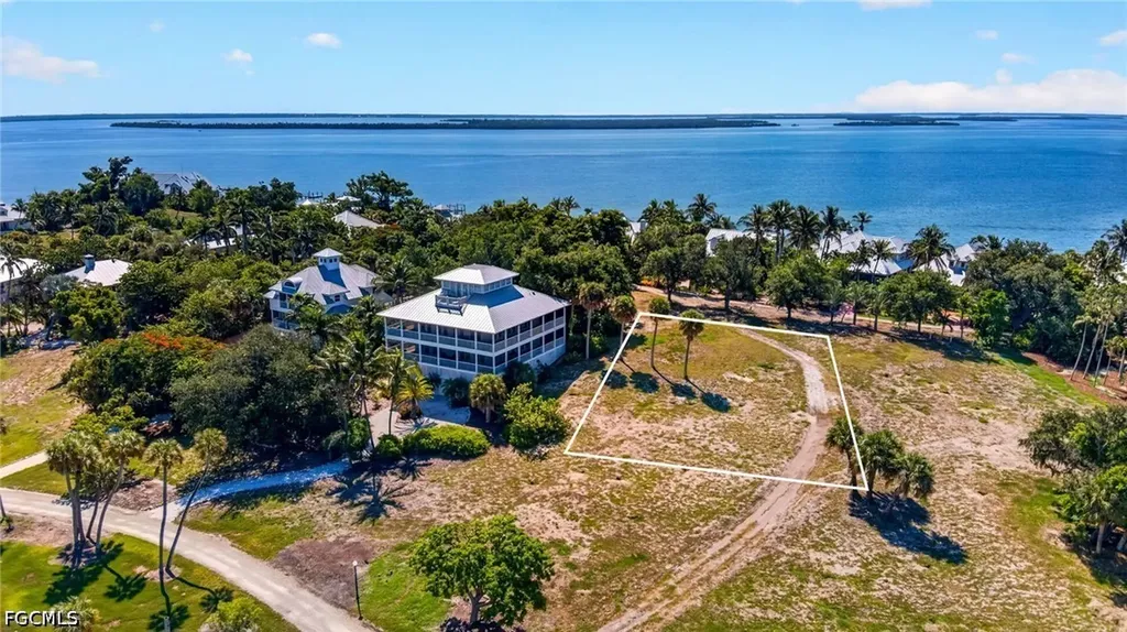 327 Useppa Useppa Island FL 33924