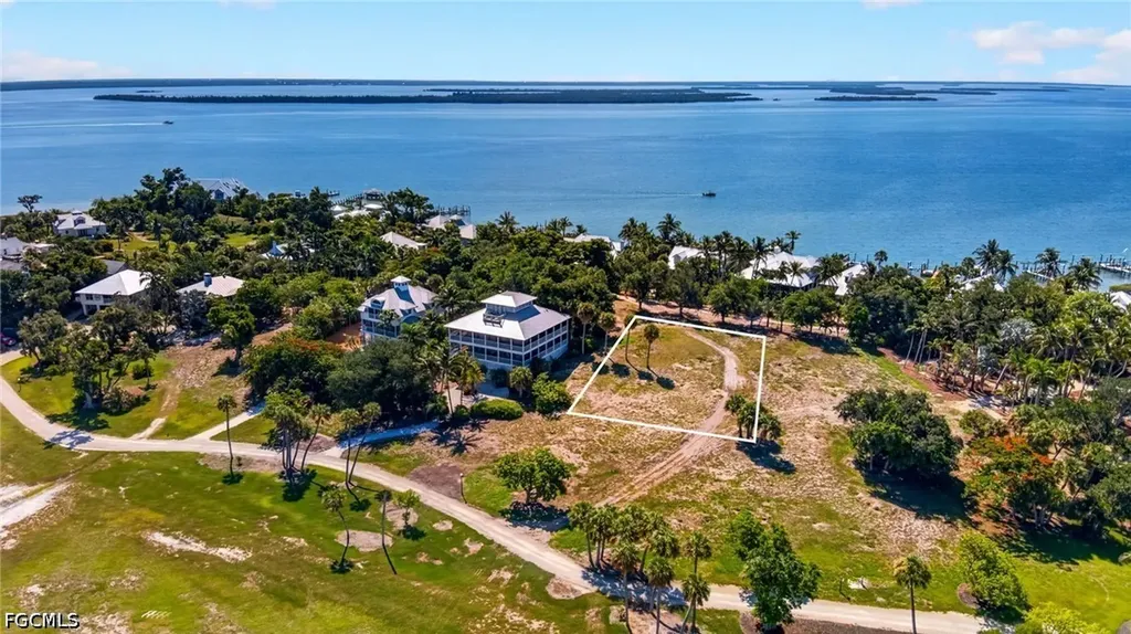 327 Useppa Useppa Island FL 33924