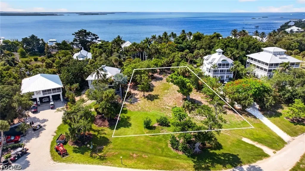 327 Useppa Useppa Island FL 33924