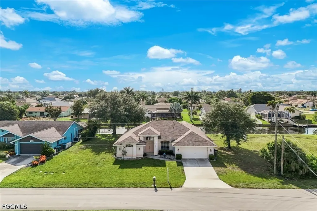 615 SE 19th Court Cape Coral FL 33990