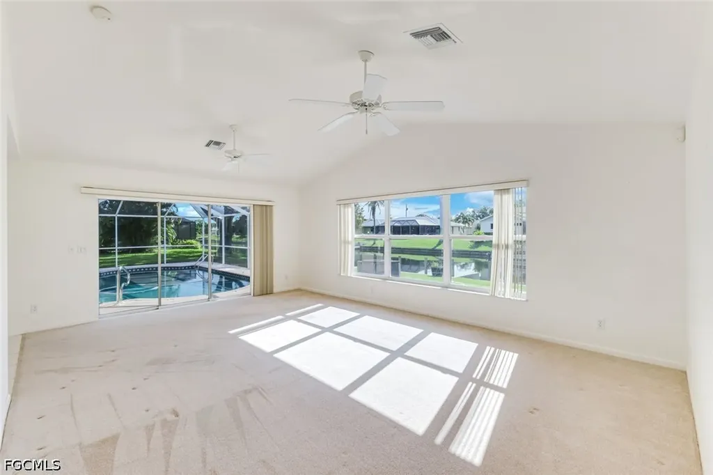 615 SE 19th Court Cape Coral FL 33990