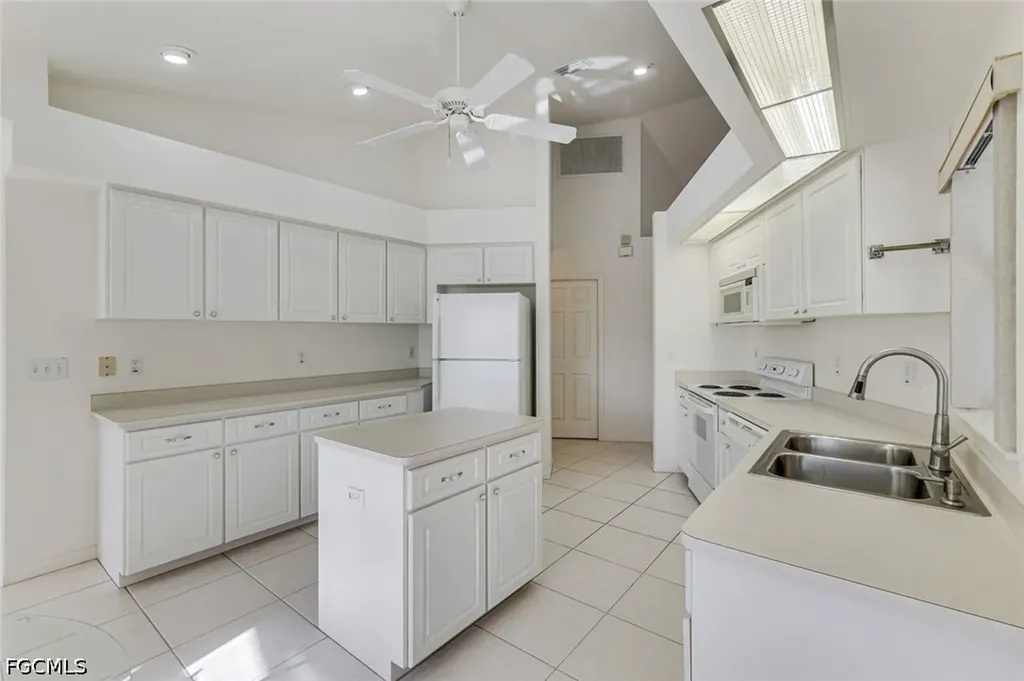 615 SE 19th Court Cape Coral FL 33990