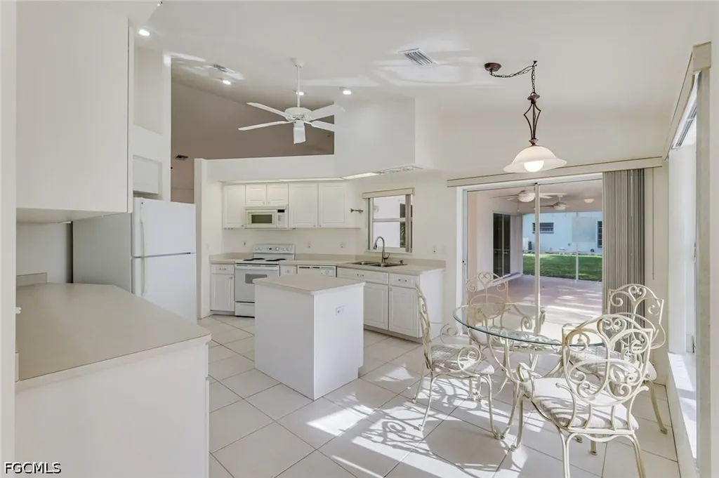 615 SE 19th Court Cape Coral FL 33990