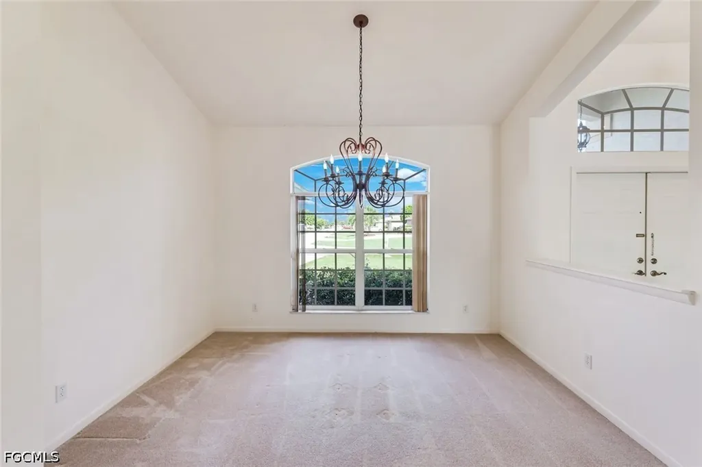 615 SE 19th Court Cape Coral FL 33990