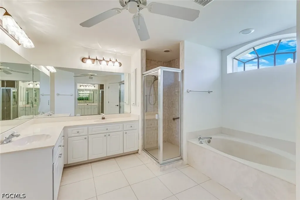 615 SE 19th Court Cape Coral FL 33990
