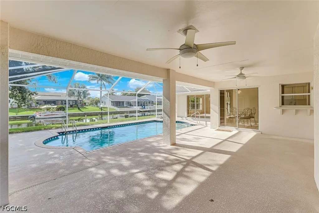 615 SE 19th Court Cape Coral FL 33990