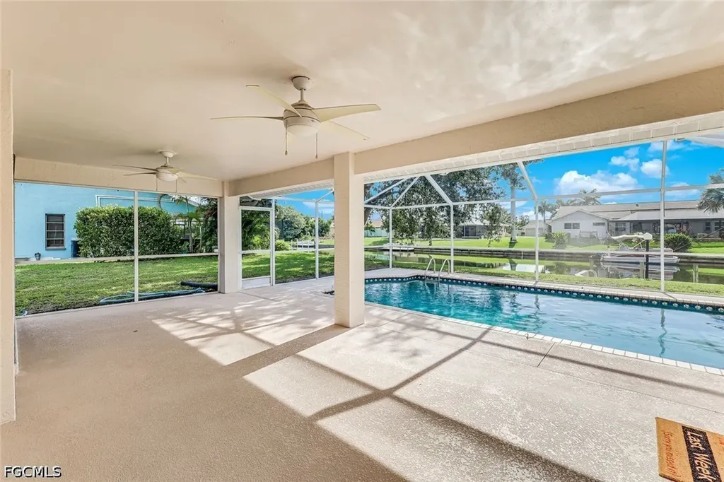 615 SE 19th Court Cape Coral FL 33990