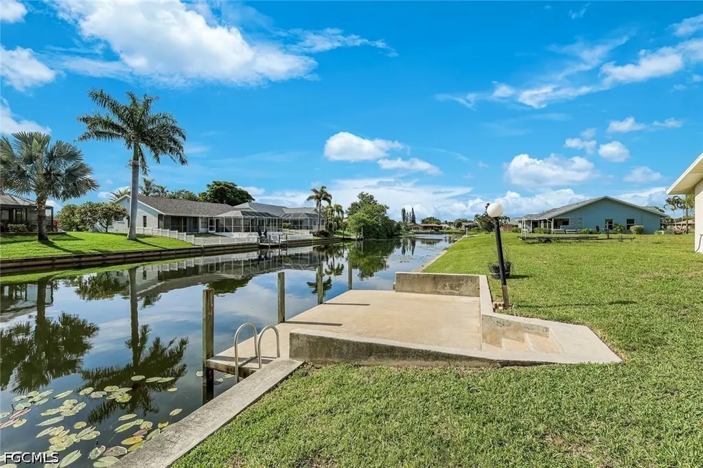 615 SE 19th Court Cape Coral FL 33990