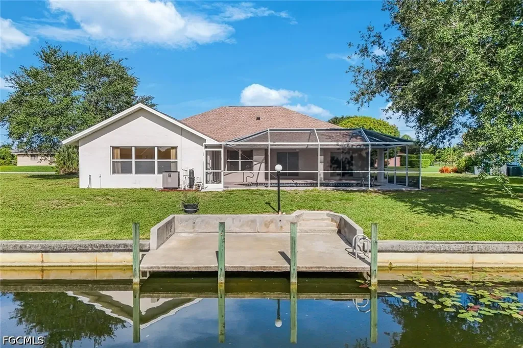 615 SE 19th Court Cape Coral FL 33990