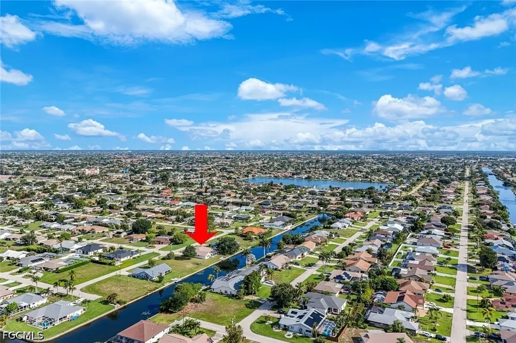 615 SE 19th Court Cape Coral FL 33990