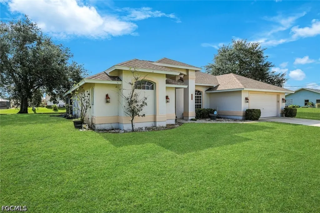 615 SE 19th Court Cape Coral FL 33990