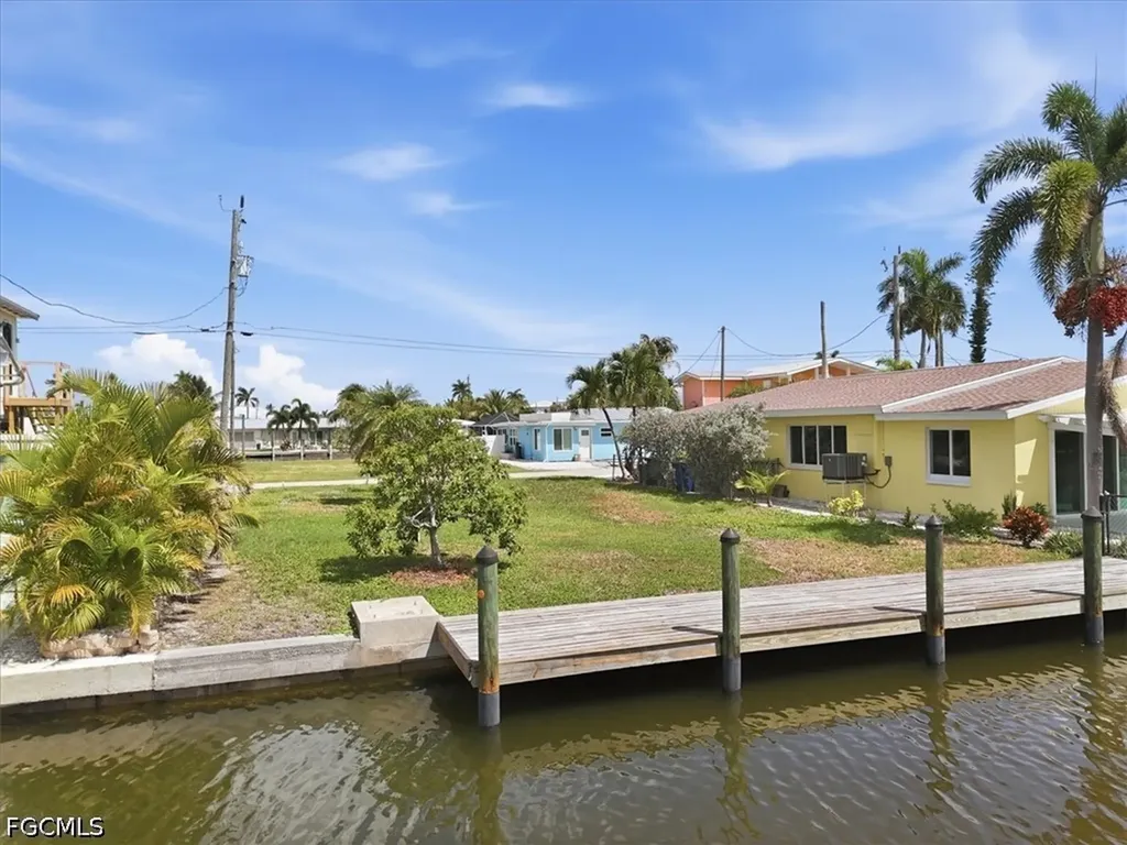 2609 Bayshore Drive Matlacha FL 33993