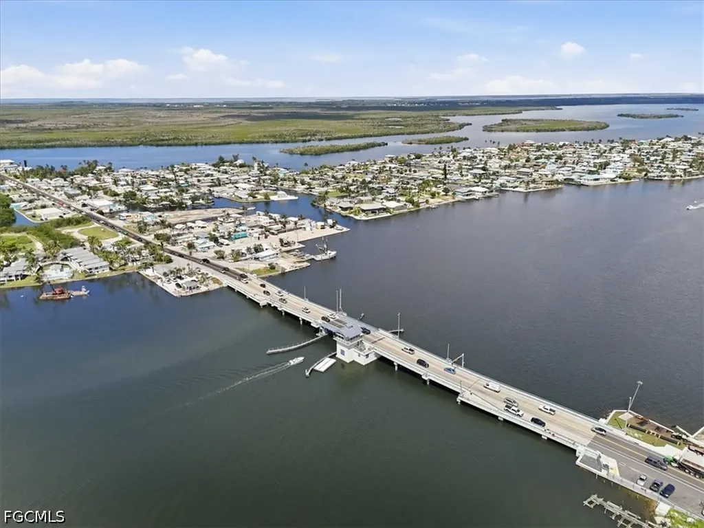 2609 Bayshore Drive Matlacha FL 33993