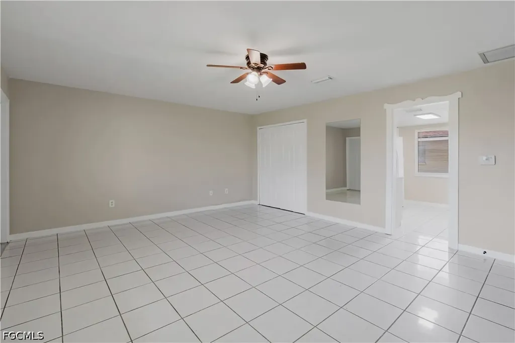 2927 SE 15th Place Cape Coral FL 33904
