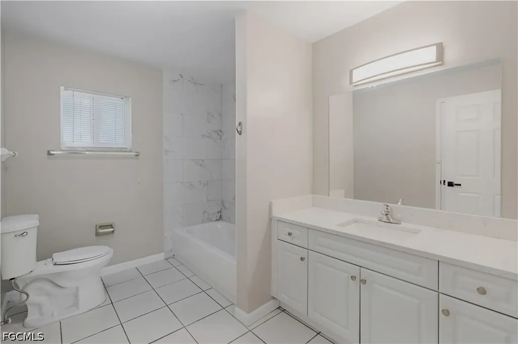 2927 SE 15th Place Cape Coral FL 33904