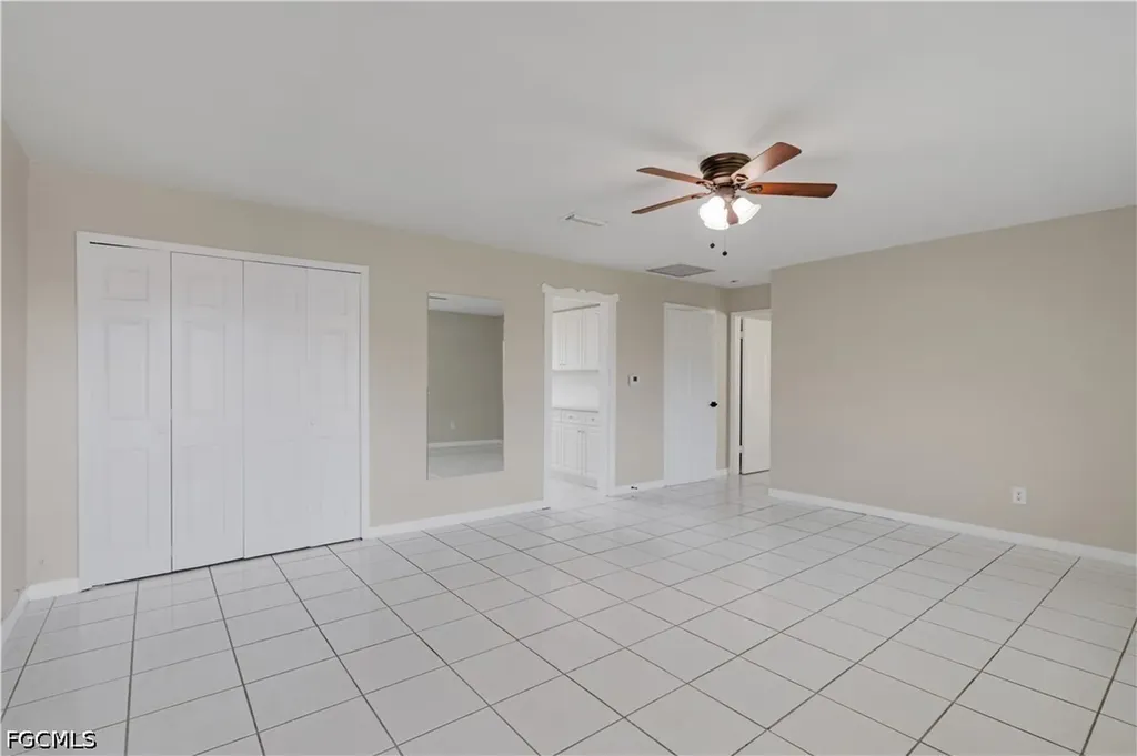 2927 SE 15th Place Cape Coral FL 33904