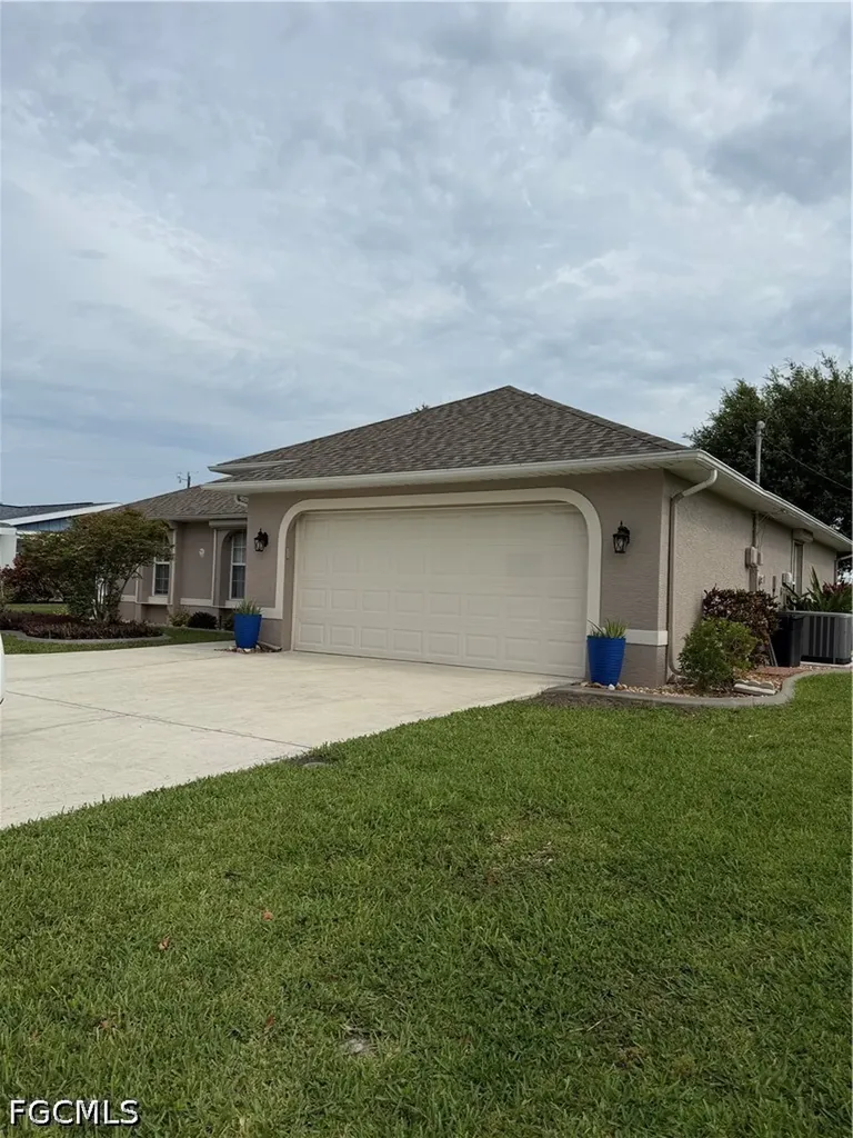 1235 Shelby Parkway Cape Coral FL 33904