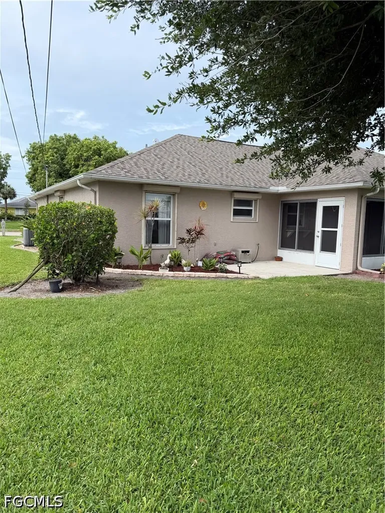 1235 Shelby Parkway Cape Coral FL 33904
