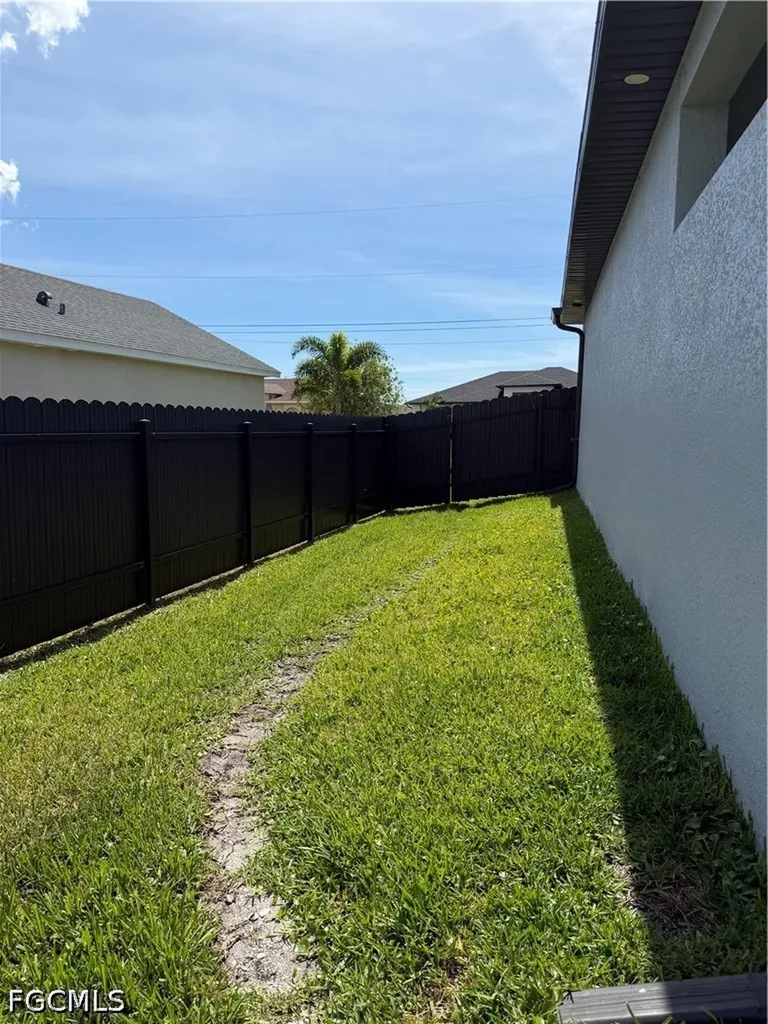 221 SW 25th Avenue Cape Coral FL 33991