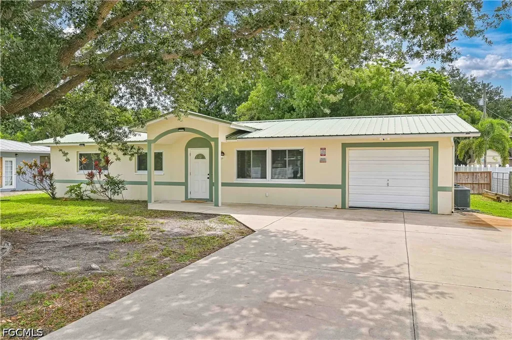 1130 Travis Avenue North Fort Myers FL 33903