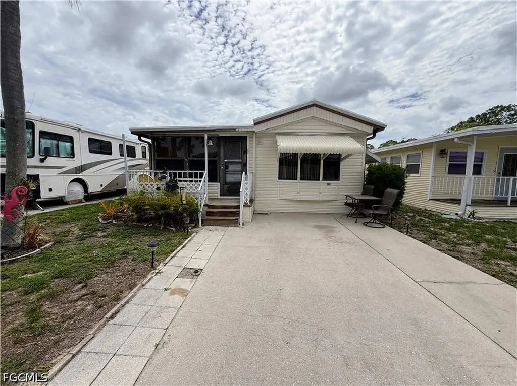 204 Sojourn Drive North Fort Myers FL 33903