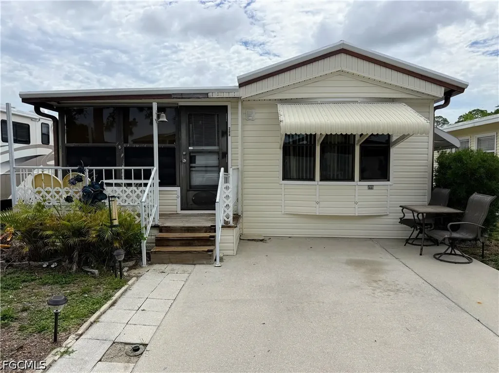 204 Sojourn Drive North Fort Myers FL 33903