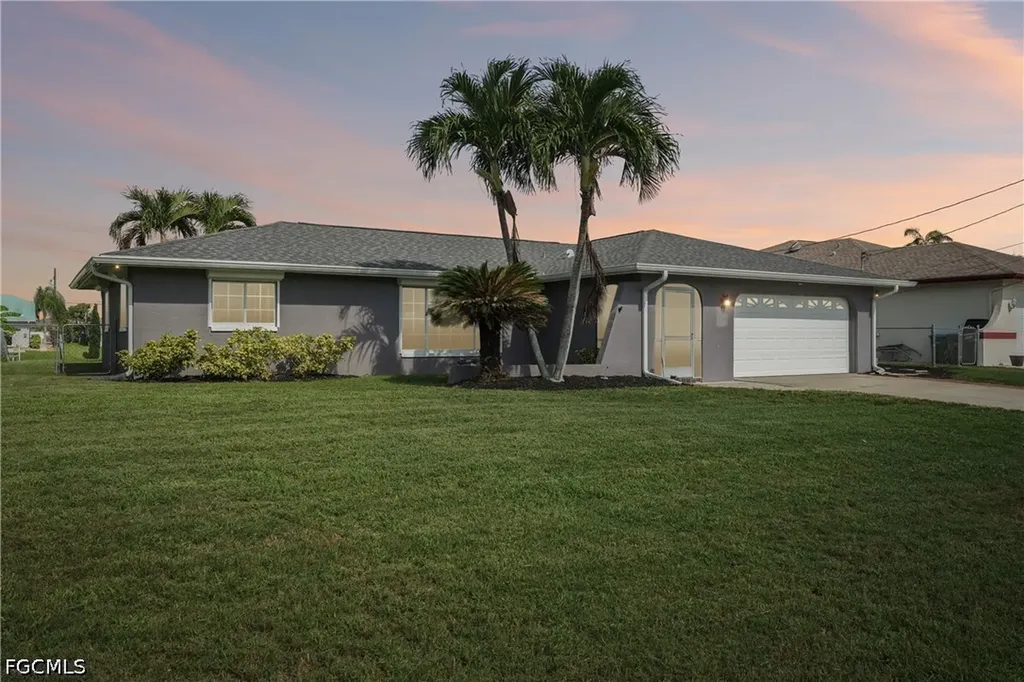 2206 SE 10th Place Cape Coral FL 33990