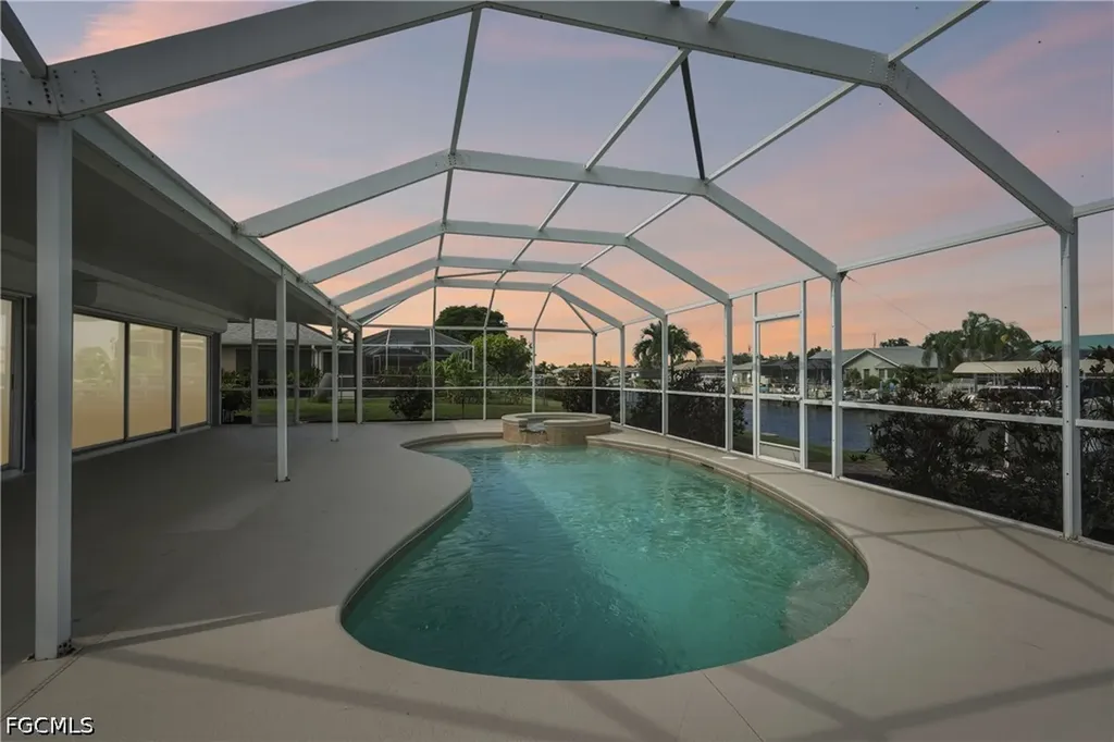 2206 SE 10th Place Cape Coral FL 33990