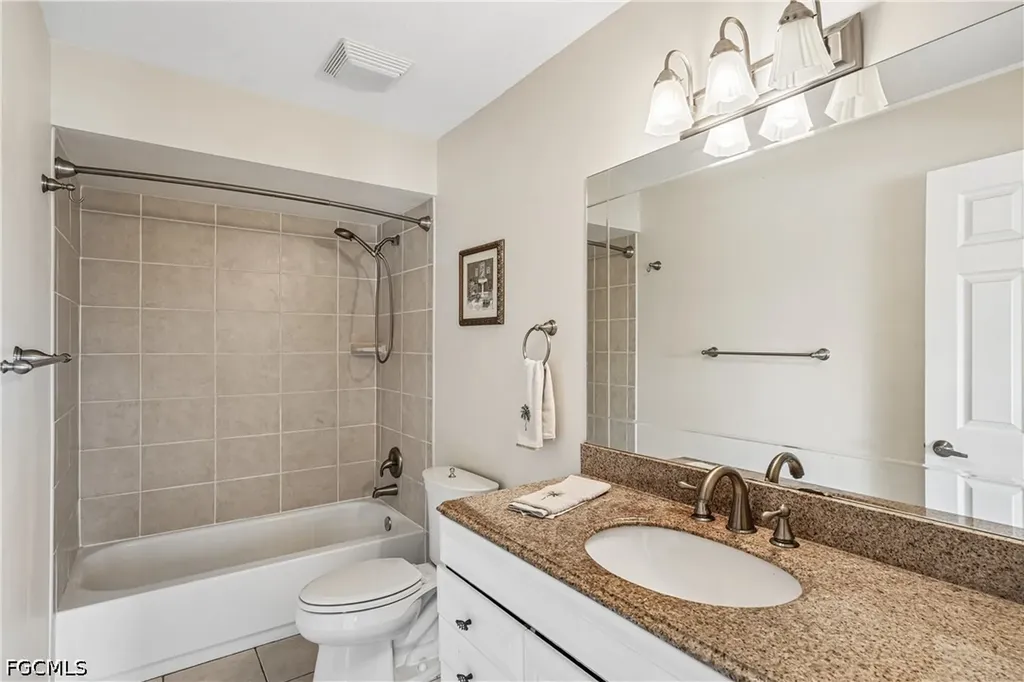 2206 SE 10th Place Cape Coral FL 33990