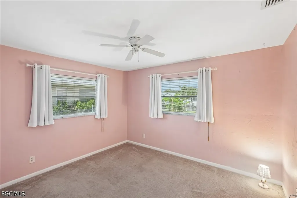 2206 SE 10th Place Cape Coral FL 33990