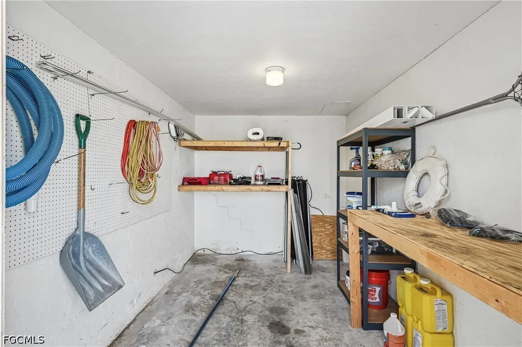 2206 SE 10th Place Cape Coral FL 33990