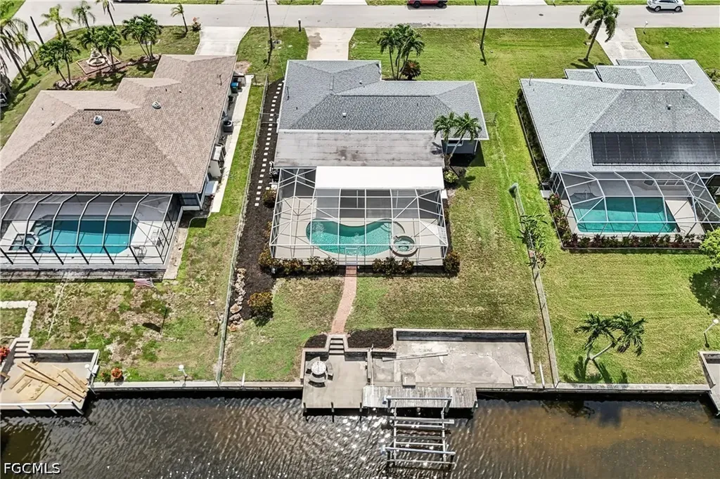 2206 SE 10th Place Cape Coral FL 33990