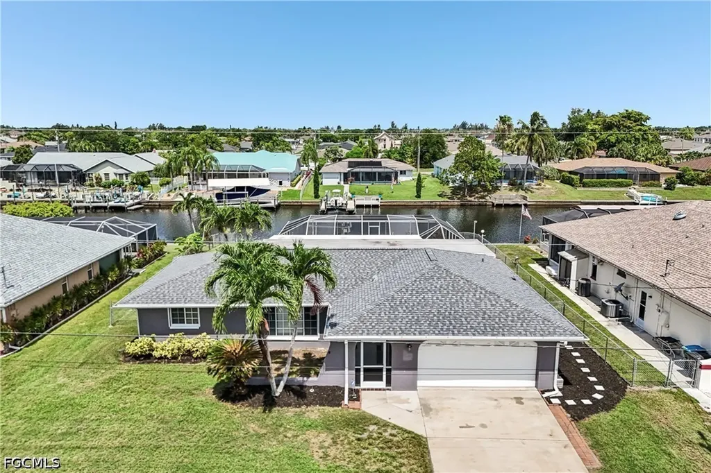 2206 SE 10th Place Cape Coral FL 33990