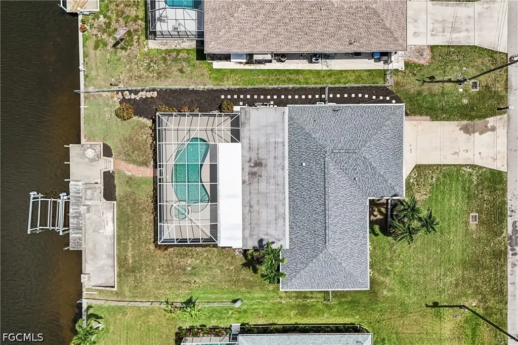 2206 SE 10th Place Cape Coral FL 33990