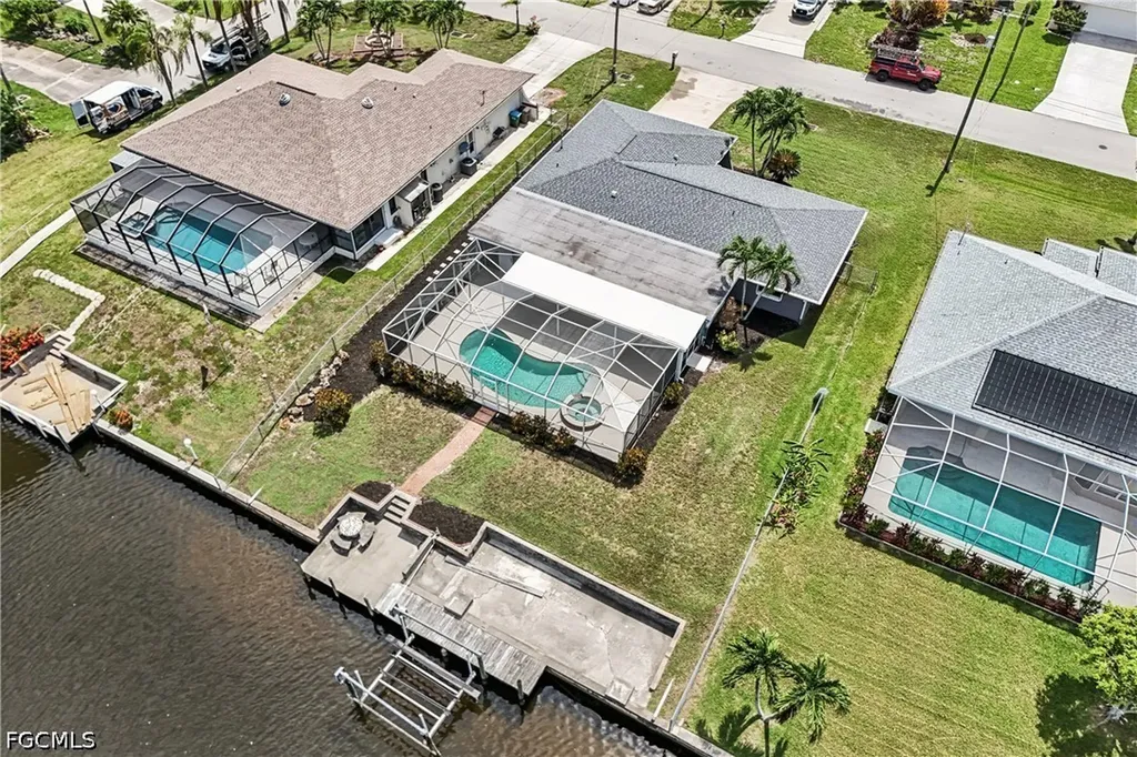 2206 SE 10th Place Cape Coral FL 33990
