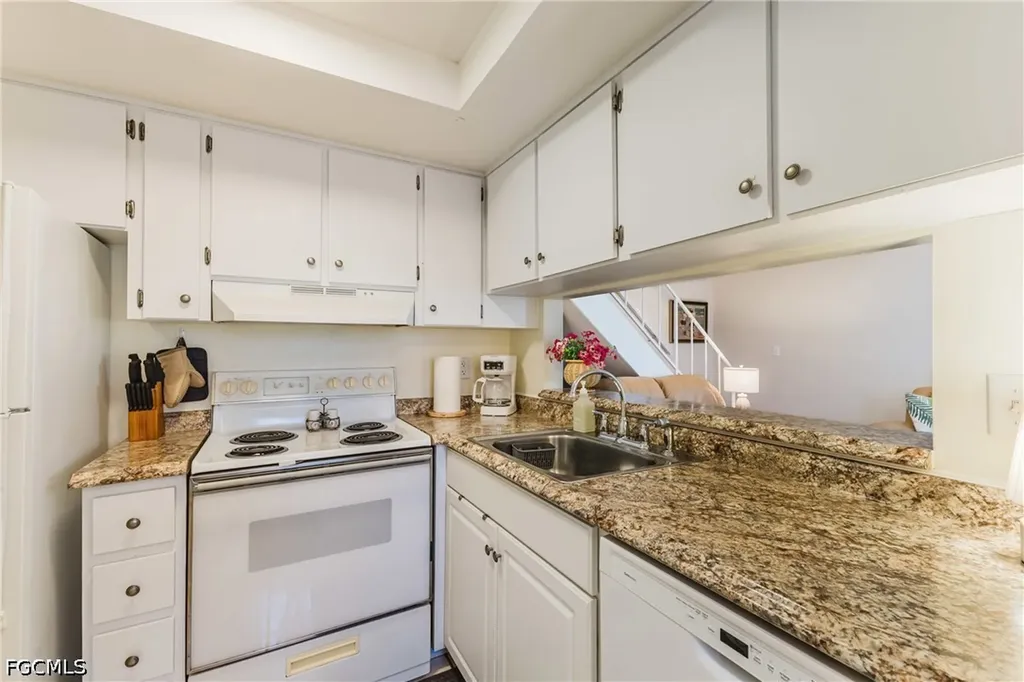 5840 Vancouver Circle Fort Myers FL 33907