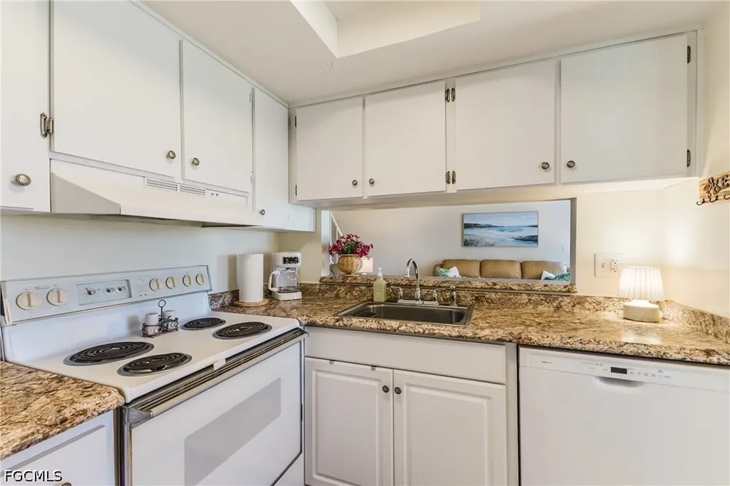 5840 Vancouver Circle Fort Myers FL 33907