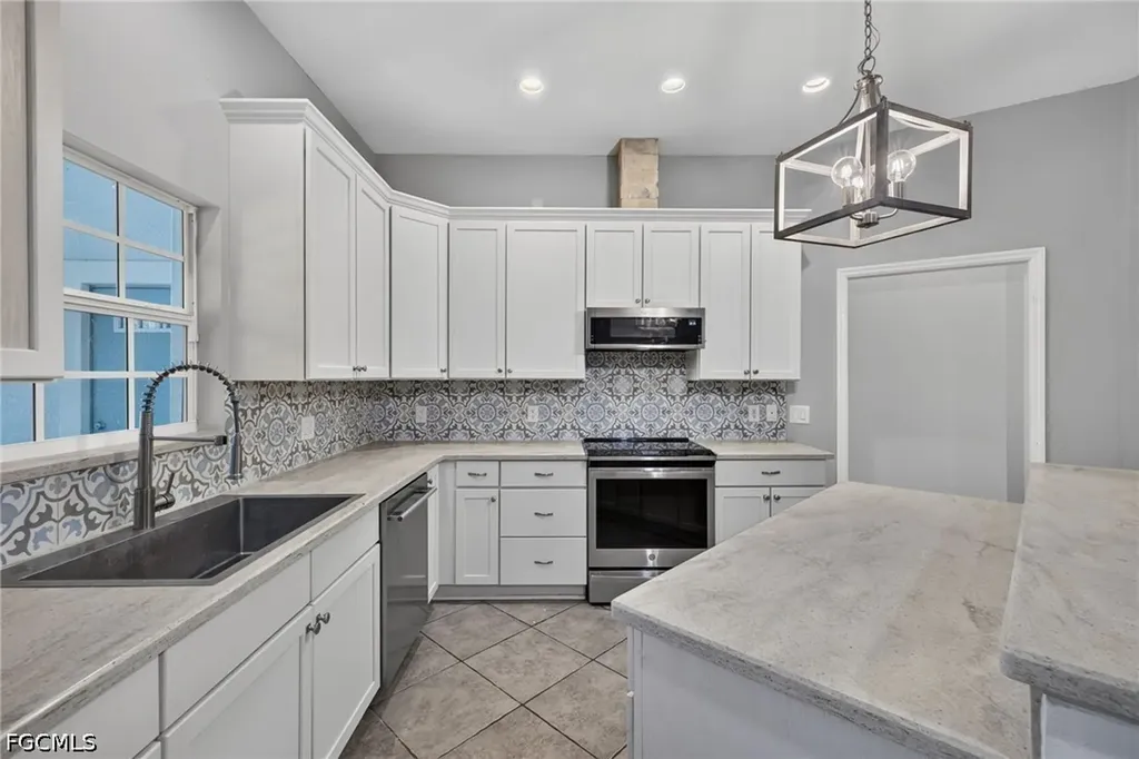 6011 Jadestone Avenue Fort Myers FL 33905