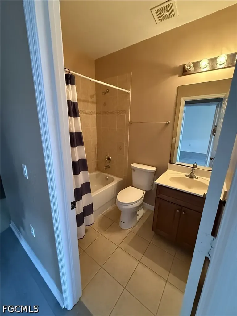 9813 Quinta Artesa Way Fort Myers FL 33908