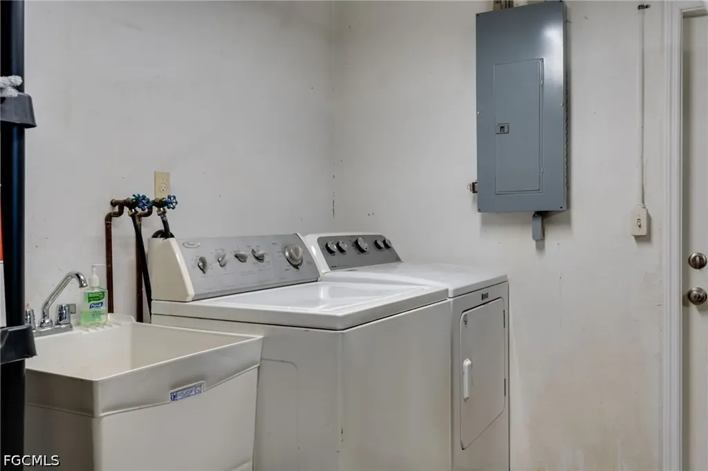 1347 Oaklawn Court Fort Myers FL 33919